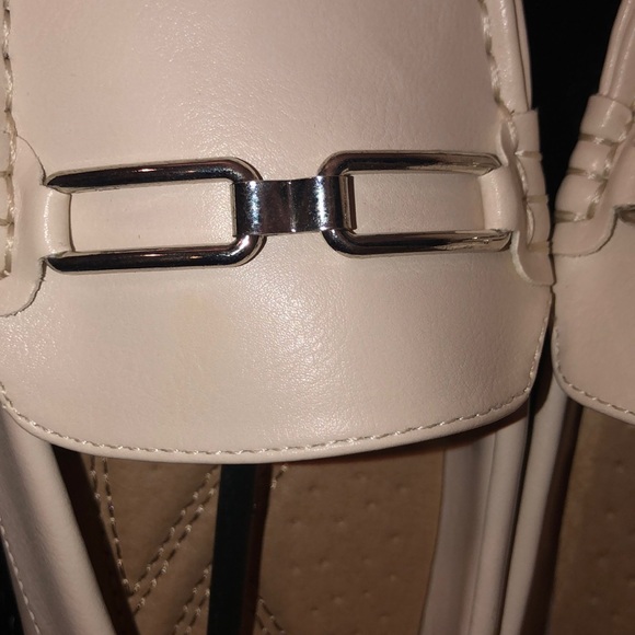 Cream Flats/Loafers - Picture 5 of 6